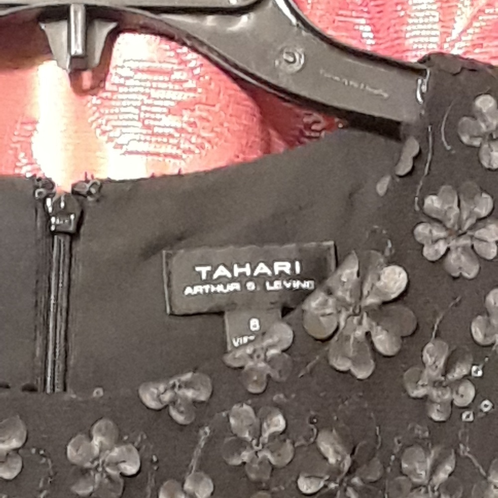 Tahari Cocktail Dress Size 8- Your perfect LBD